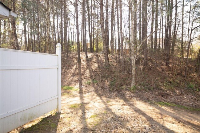 Building Photo - $400 Move In Special: Newly Renovated 3/2 Townhome in Quiet Decatur Neighborhood!