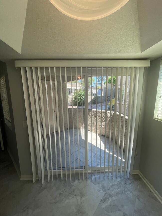 Building Photo - COMING SOON! Great Townhouse with 2 Bedrooms 2 Bath!