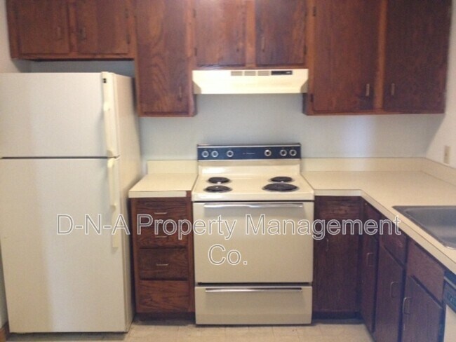 Building Photo - 415 King St