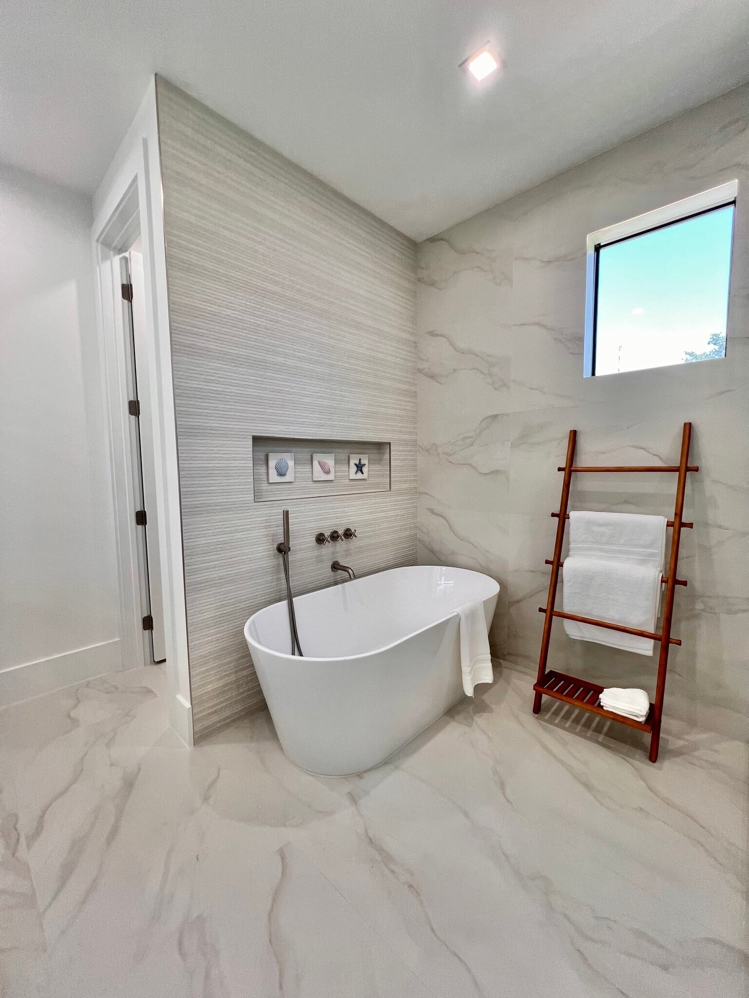 Building Photo - 300 SW 7th St