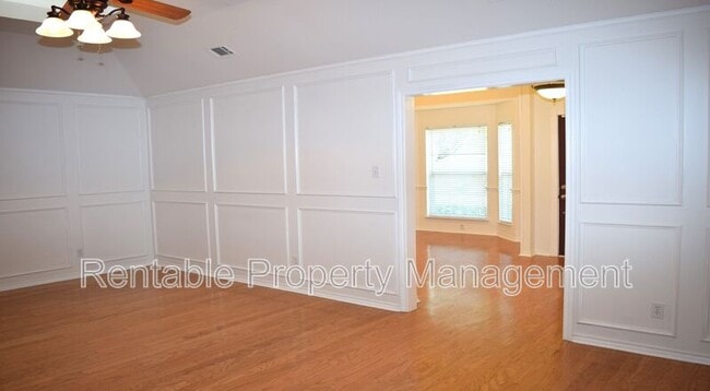 Building Photo - 3600 Ruidoso Dr