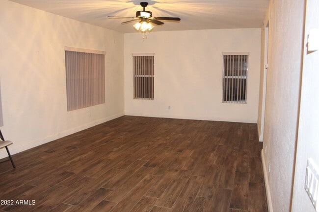Building Photo - 402 N Rita Ln