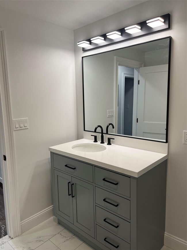 Building Photo - 10 Wild Oaks Rd