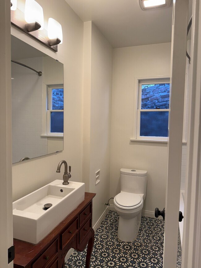 Building Photo - 108 Buena Vista Dr