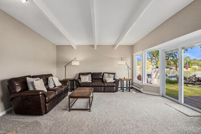 Building Photo - 811 Palmer Dr