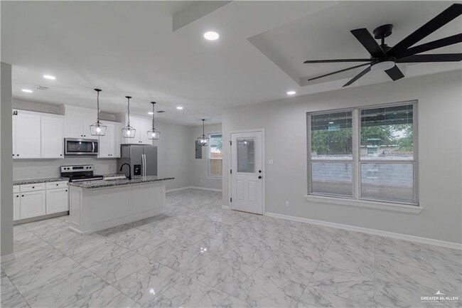 Building Photo - 5510 N Crown Point