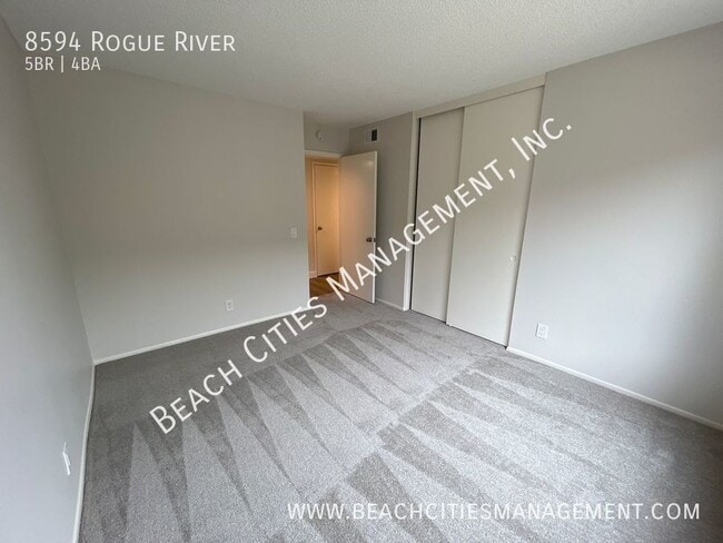 Building Photo - 8594 Rogue River Ave