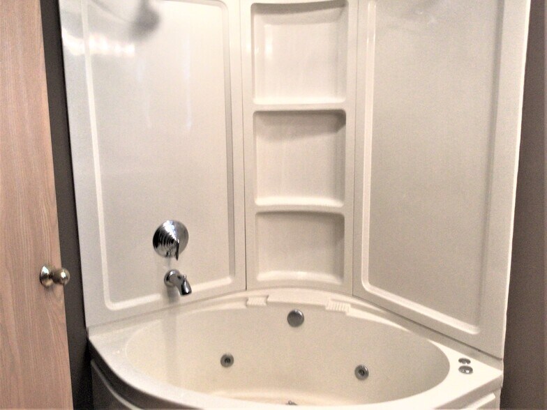 Building Photo - 898 Cottonwood Dr