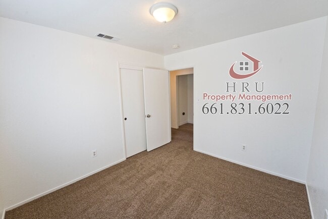 Building Photo - 6401 Castleford St