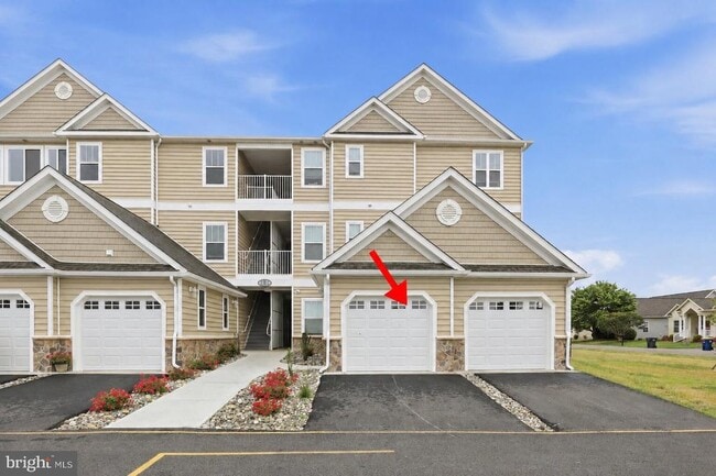 Building Photo - 5002 Pebble Ln W