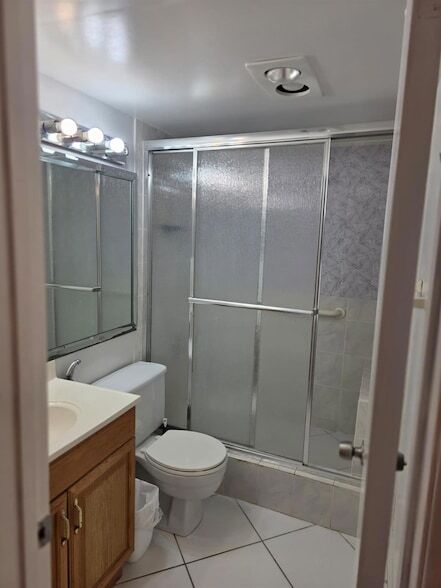 Building Photo - 3028 Harwood D