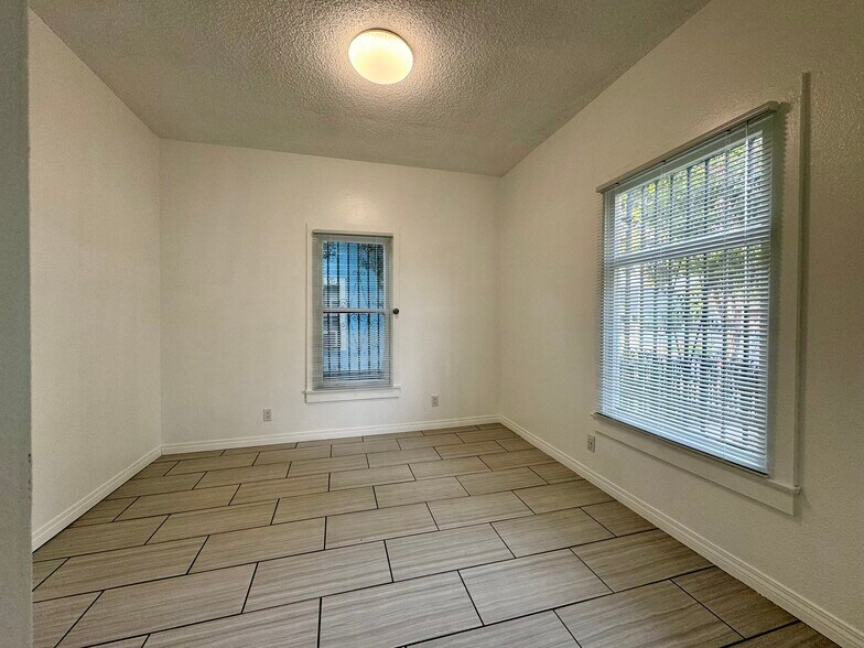 Bedroom 2, 10.5 x 11 - 534 E 19th St