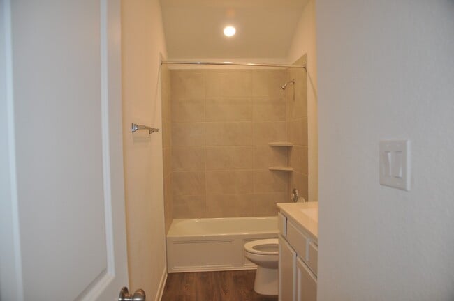 Building Photo - 32327 Melbrooke Dr