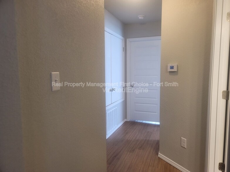 Building Photo - 2101 Ingalls Ln