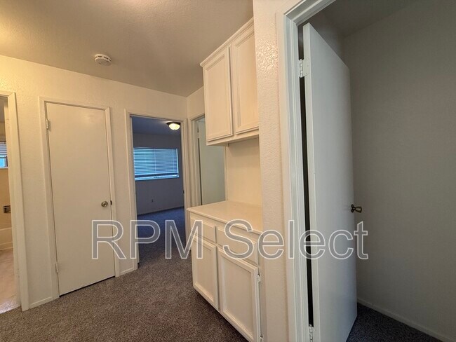 Building Photo - 2264 Americana Dr