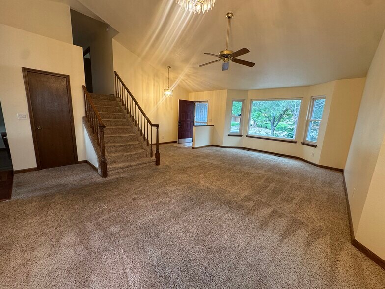 Building Photo - 4720 Oz Ct