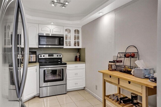 Building Photo - 3180 S Ocean Dr