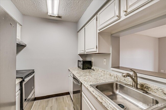 Building Photo - 5319 Ravens Crest Dr