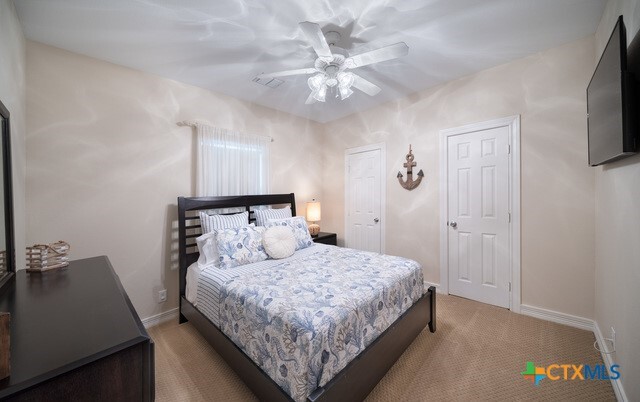 Building Photo - 420 Lake Forest