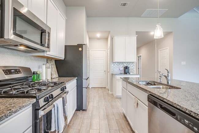 Building Photo - 8924 Lantana Meadow Dr