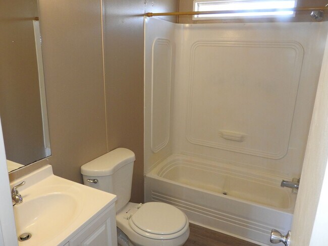 Building Photo - Large double lot with three bedroom manufa...
