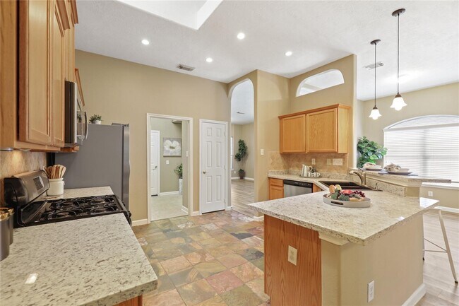 Building Photo - 21118 Terrace View Dr