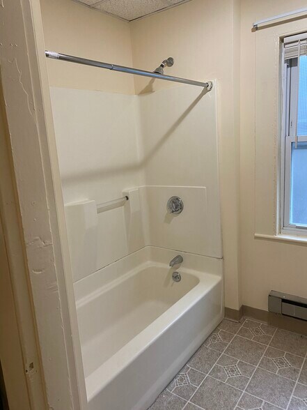 Bathroom - 200 Norfolk St