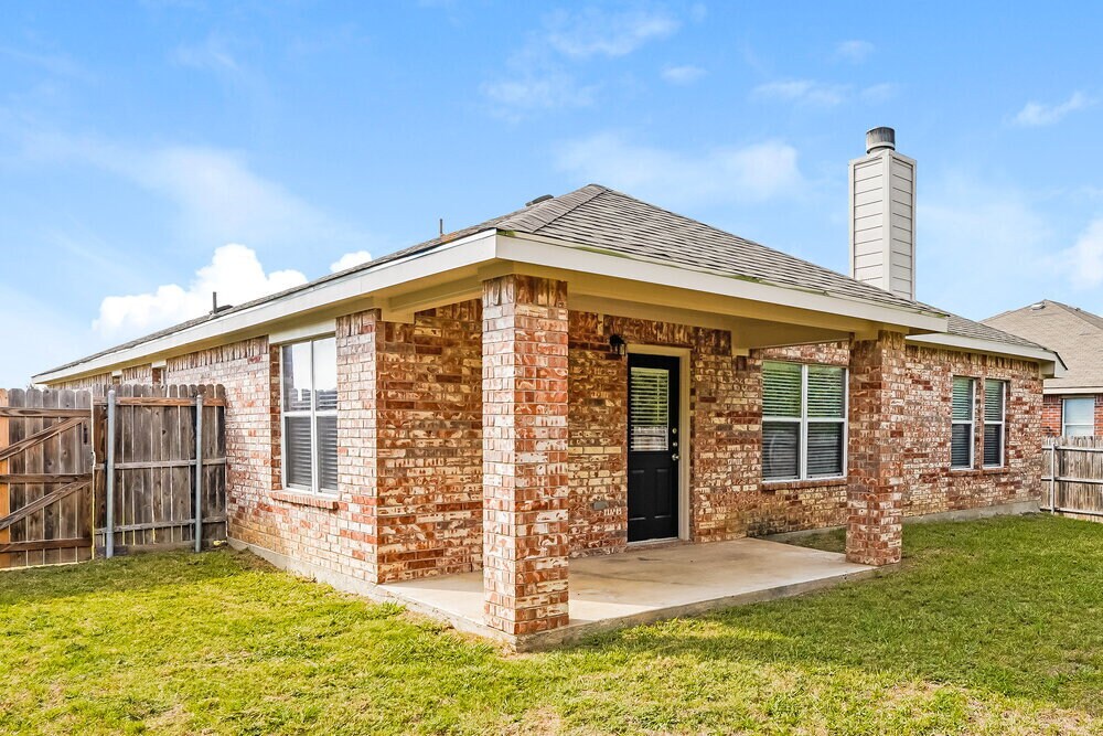 Building Photo - 1602 Sabine Dr