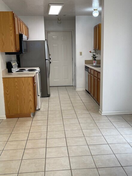 Building Photo - 1205 Vinyard Ct