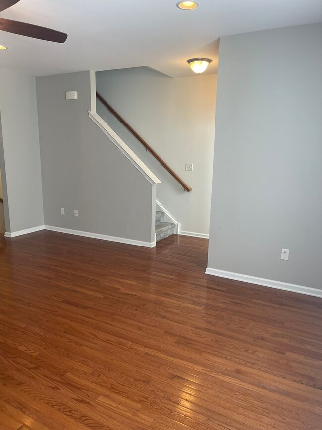 Building Photo - 3 bedroom 2 1/2 bath Townhouse in Bayberry