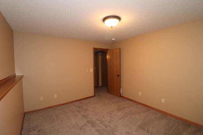 Building Photo - Country House for rent