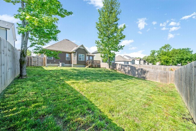 Building Photo - 515 Sourwood Dr
