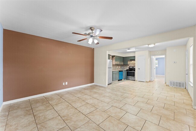 Building Photo - 5035 Reno Dr