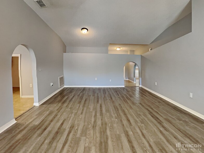 Building Photo - 12945 Bridleford Dr