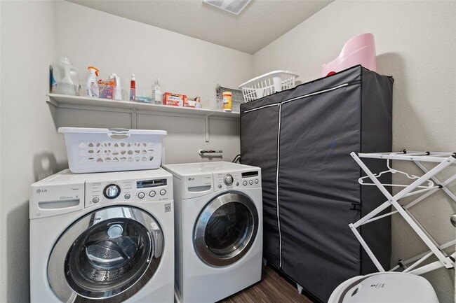 Building Photo - 1405 Fairhaven Gtwy