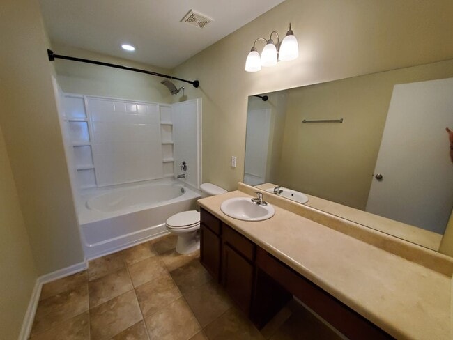 Building Photo - 3465 Avalon Lake Dr SW