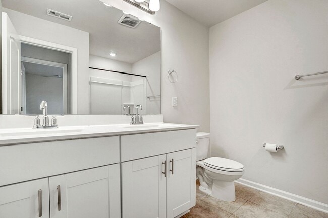 Building Photo - 205 Wilbur Lake Dr