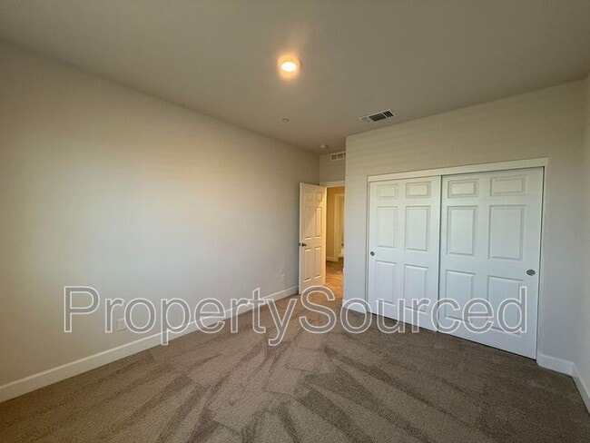 Building Photo - 1978 Memorial Ln