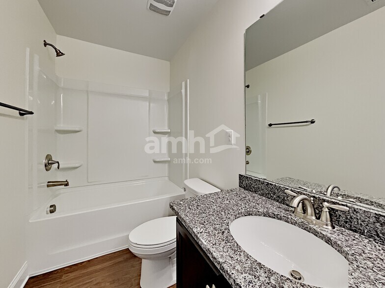 Building Photo - 132 Hamilton Park Dr