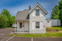 Building Photo - 631 Main St