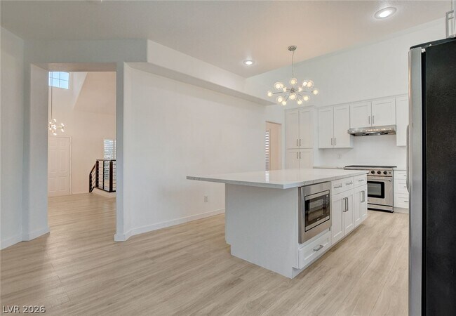 Building Photo - 8401 Desert Quail Dr