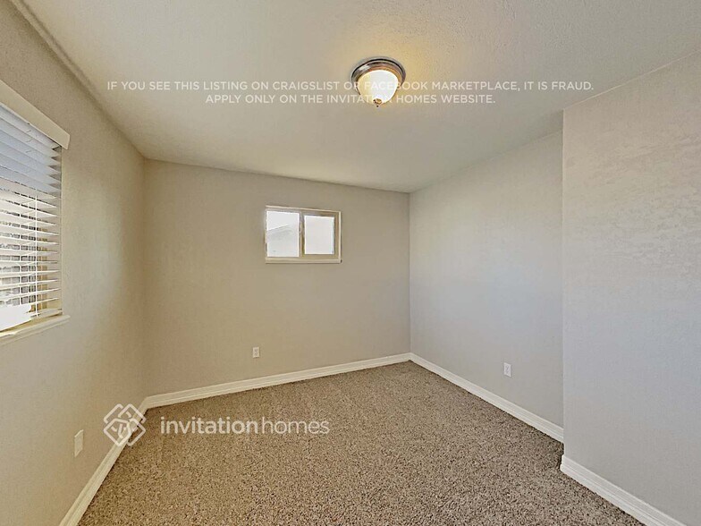 Building Photo - 9137 La Salle Pl