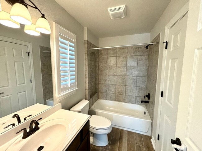 Building Photo - Luxury Living in Arcadia Ridge – Corner Lot, 3 Full Baths & Resort-Style Amenities!