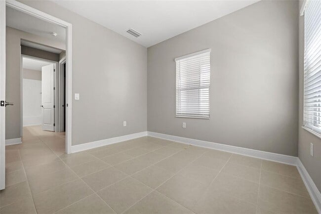 Building Photo - 10072 Lake Wales Cir