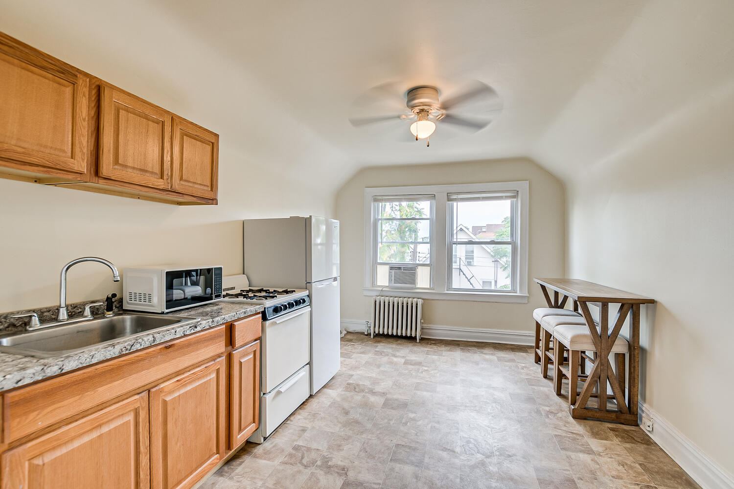 Building Photo - 46 Van Houten Ave