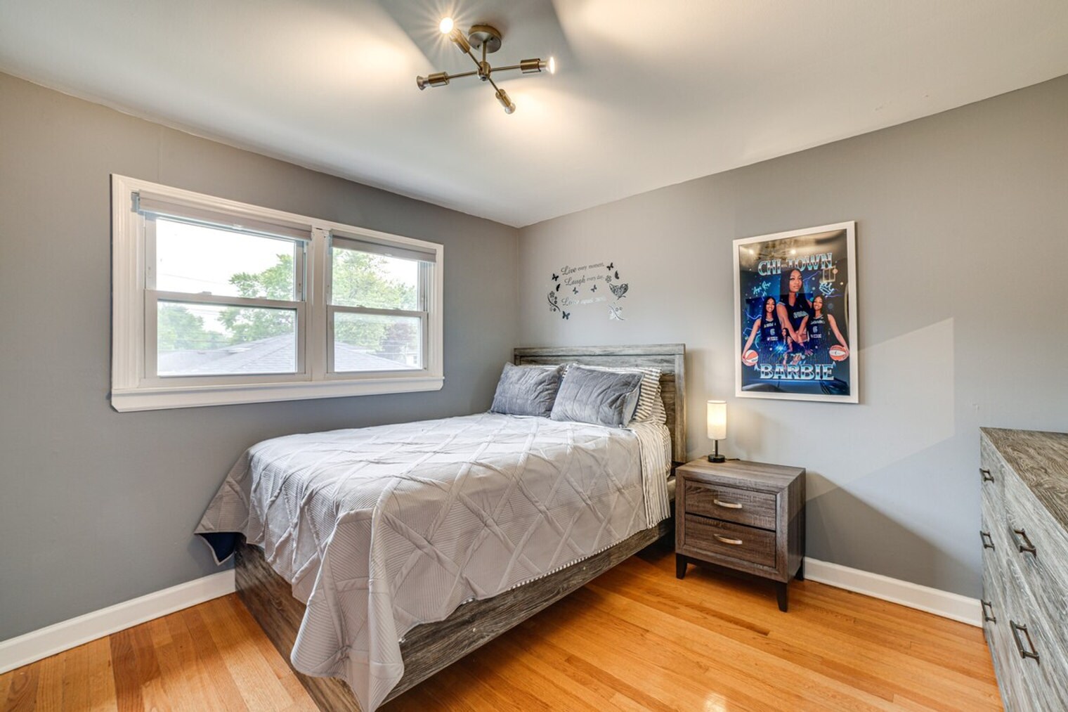 Building Photo - 737 E 157th Pl