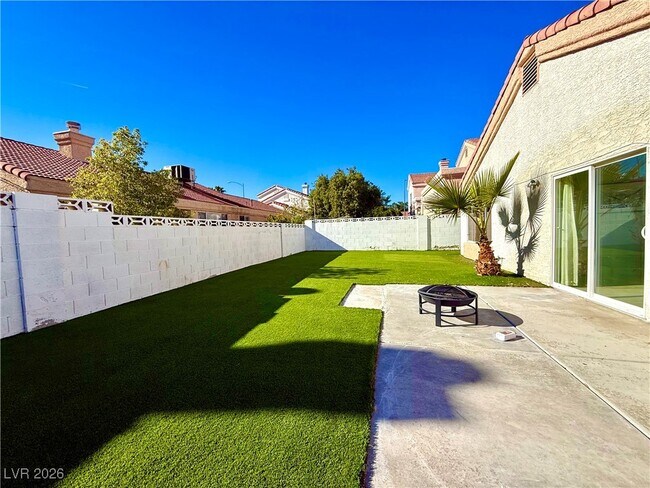 Building Photo - 6717 Silvery Ave