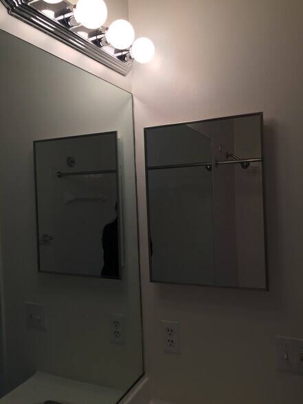 Building Photo - 730 11th St NE