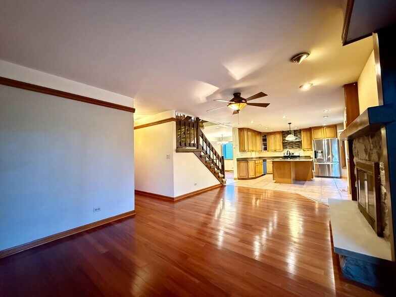 Building Photo - 1205 N Scarlet Ct