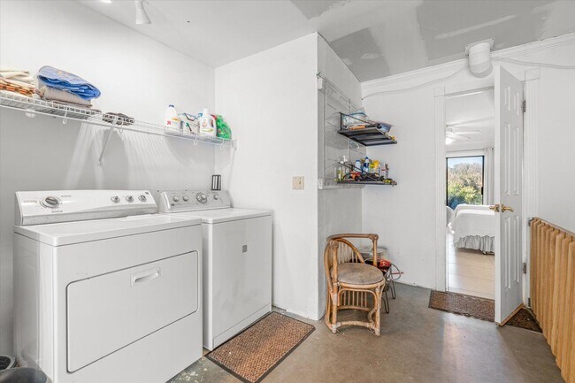 Building Photo - 3385 Coastal Hwy